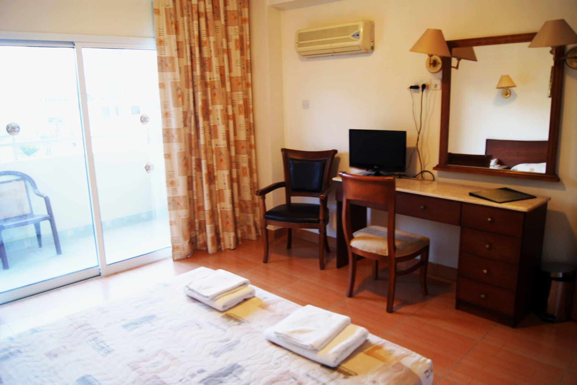 M. Moniatis Hotel Limassol Kültér fotó