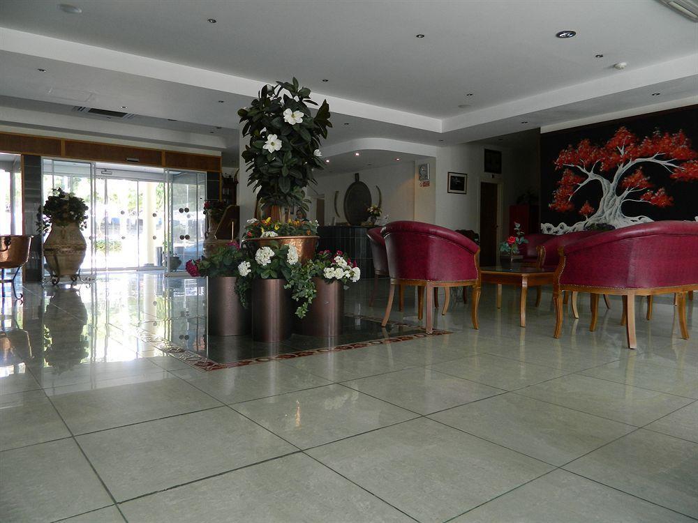 M. Moniatis Hotel Limassol Kültér fotó