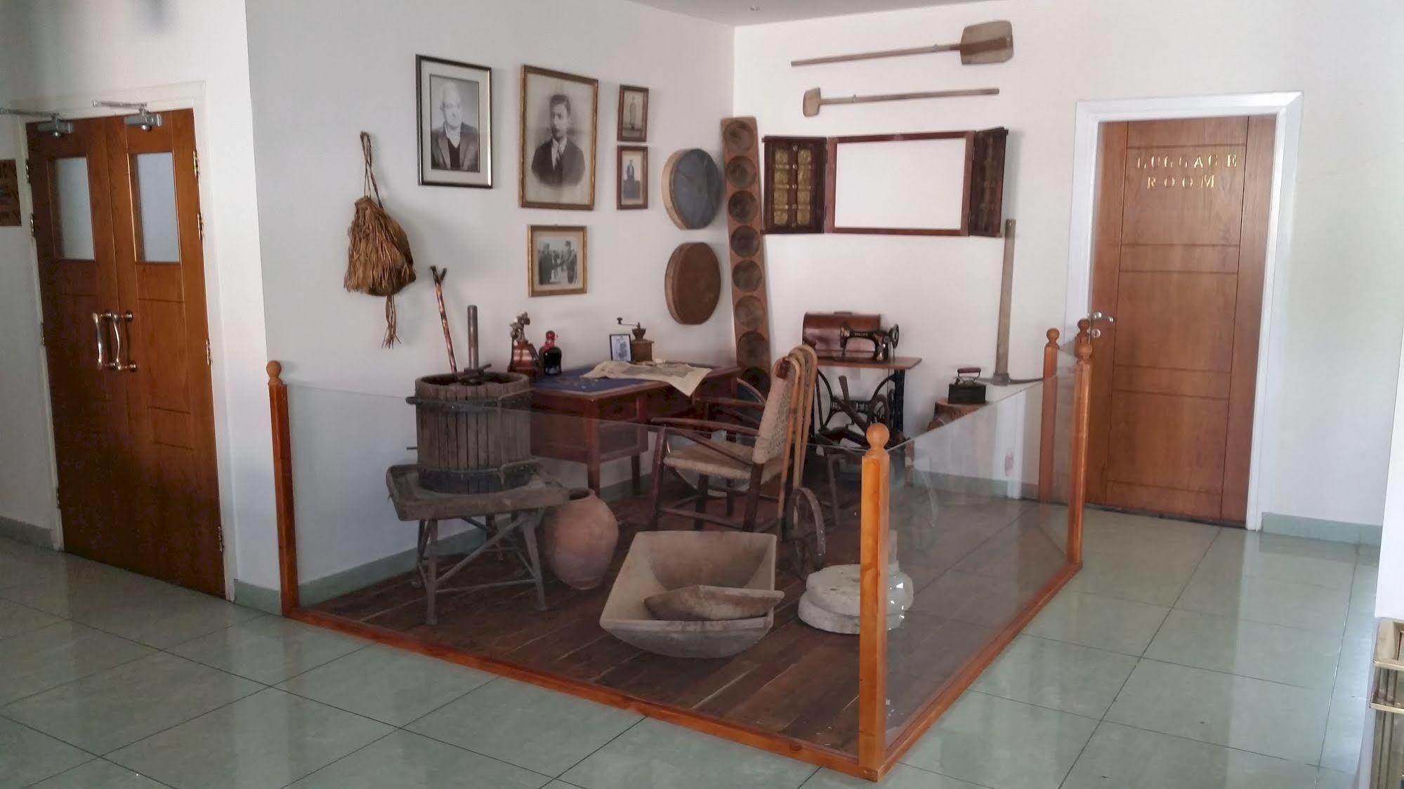 M. Moniatis Hotel Limassol Kültér fotó