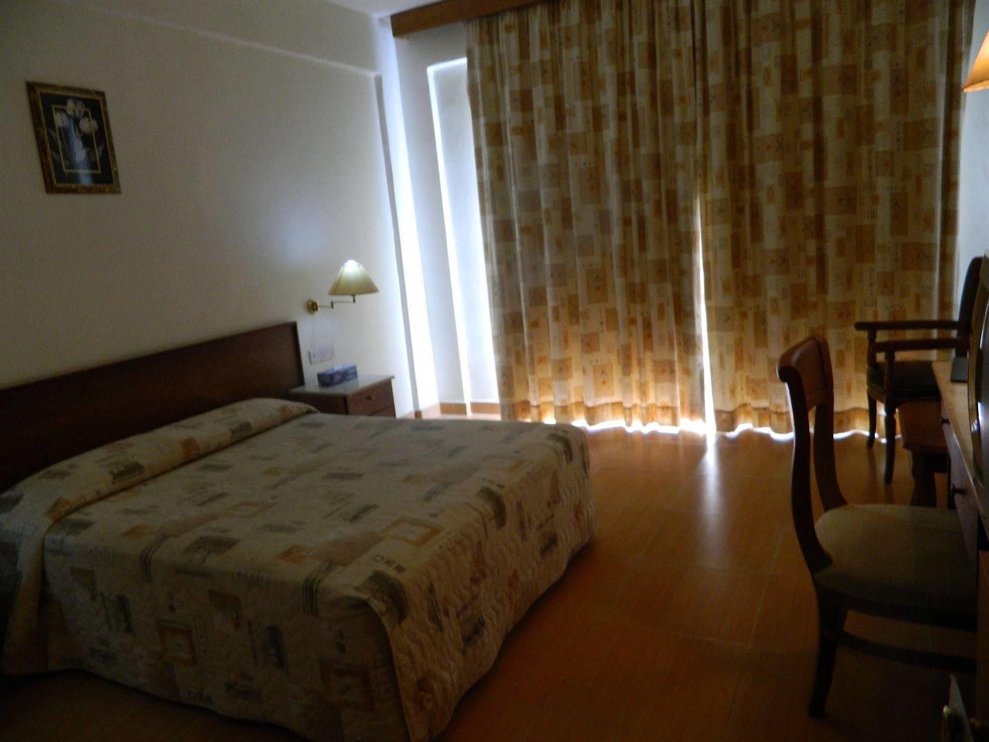 M. Moniatis Hotel Limassol Kültér fotó