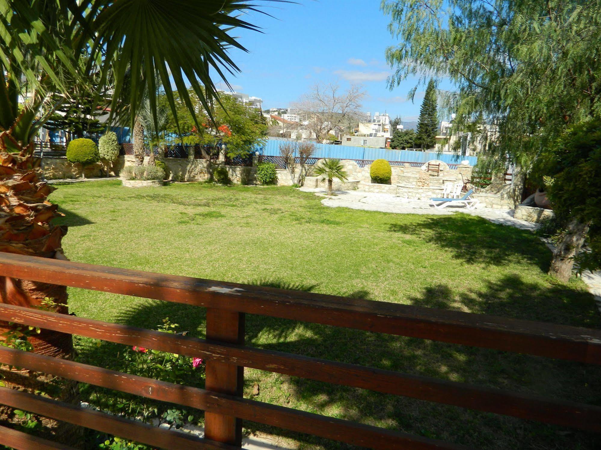 M. Moniatis Hotel Limassol Kültér fotó