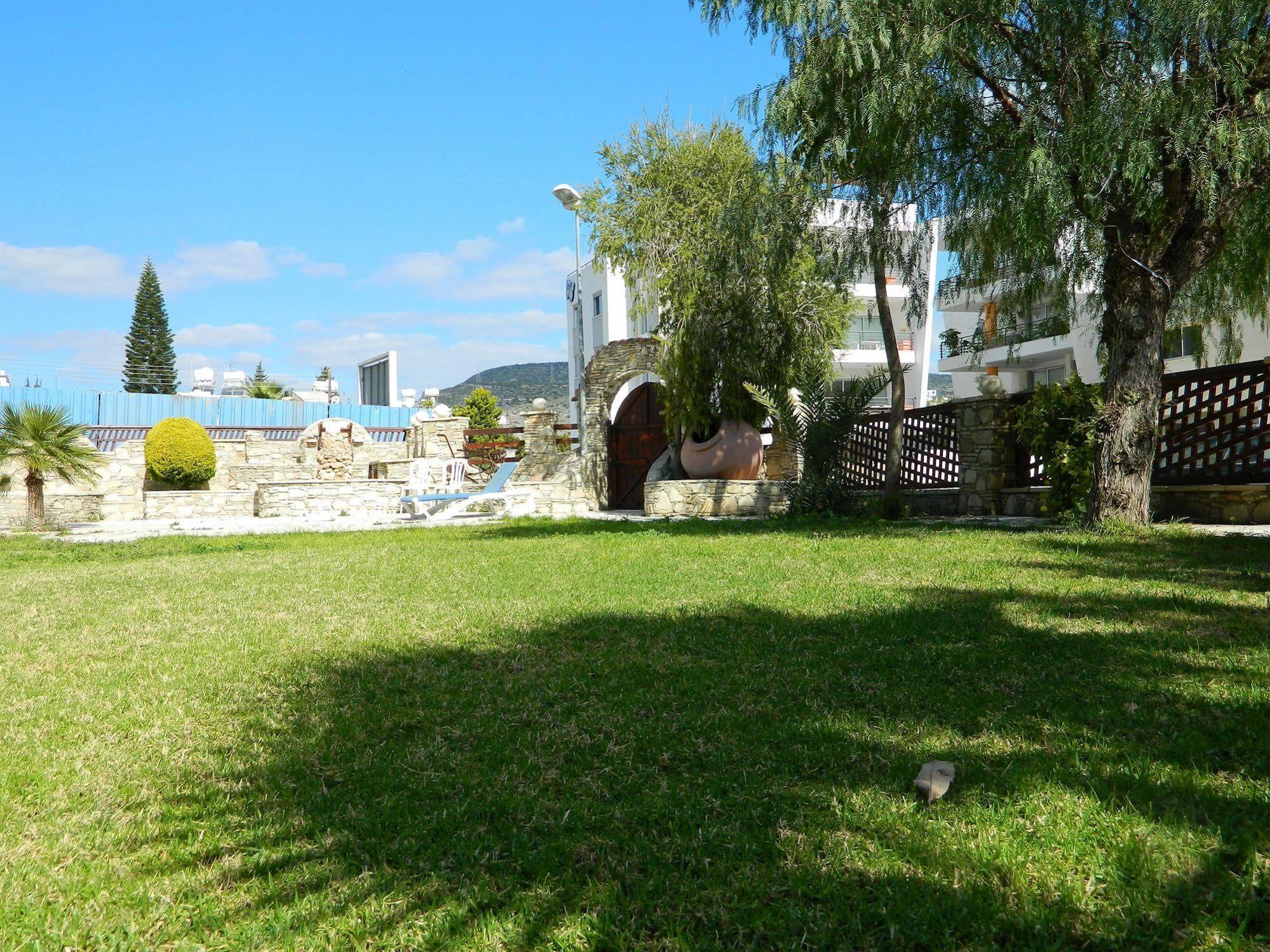 M. Moniatis Hotel Limassol Kültér fotó