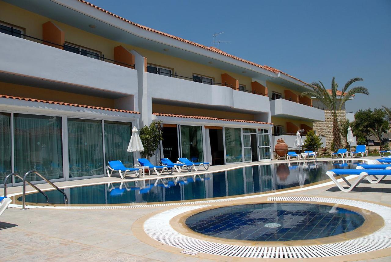 M. Moniatis Hotel Limassol Kültér fotó